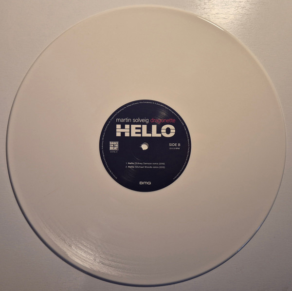 Martin Solveig & Dragonette – Hello - Imagen 4