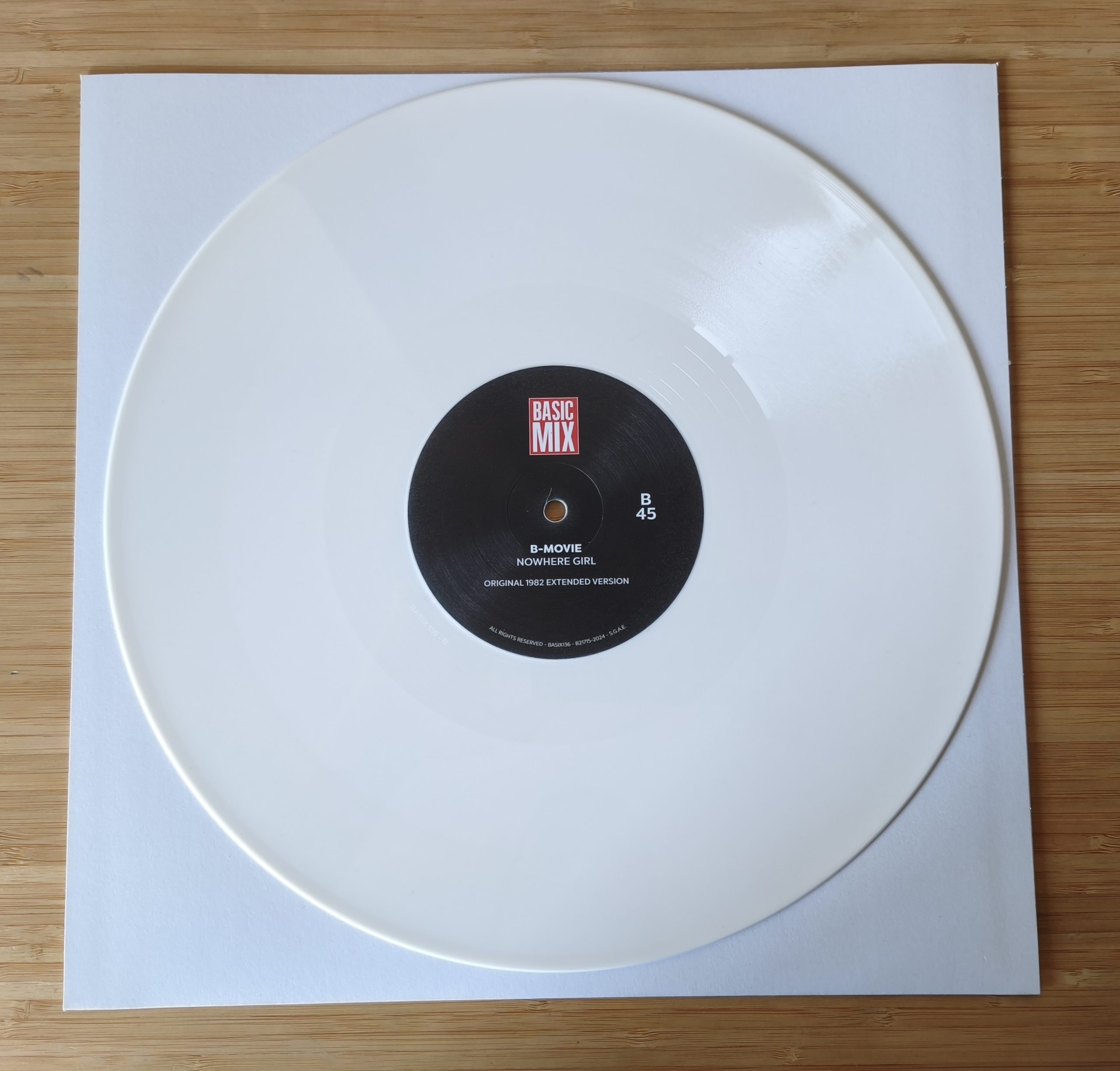B-Movie – Nowhere Girl (Original y Remix)