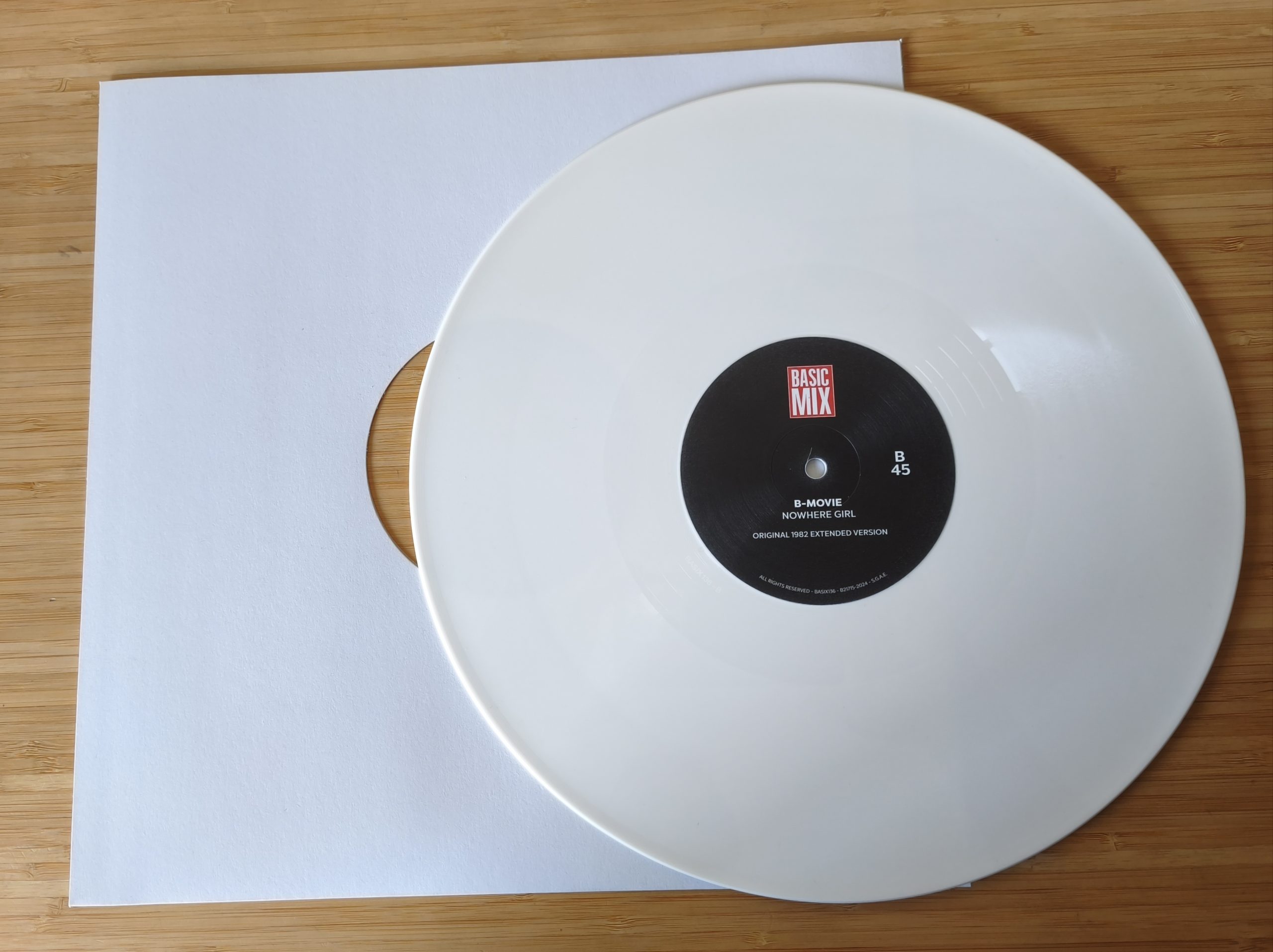 B-Movie – Nowhere Girl (Original y Remix) - Imagen 2