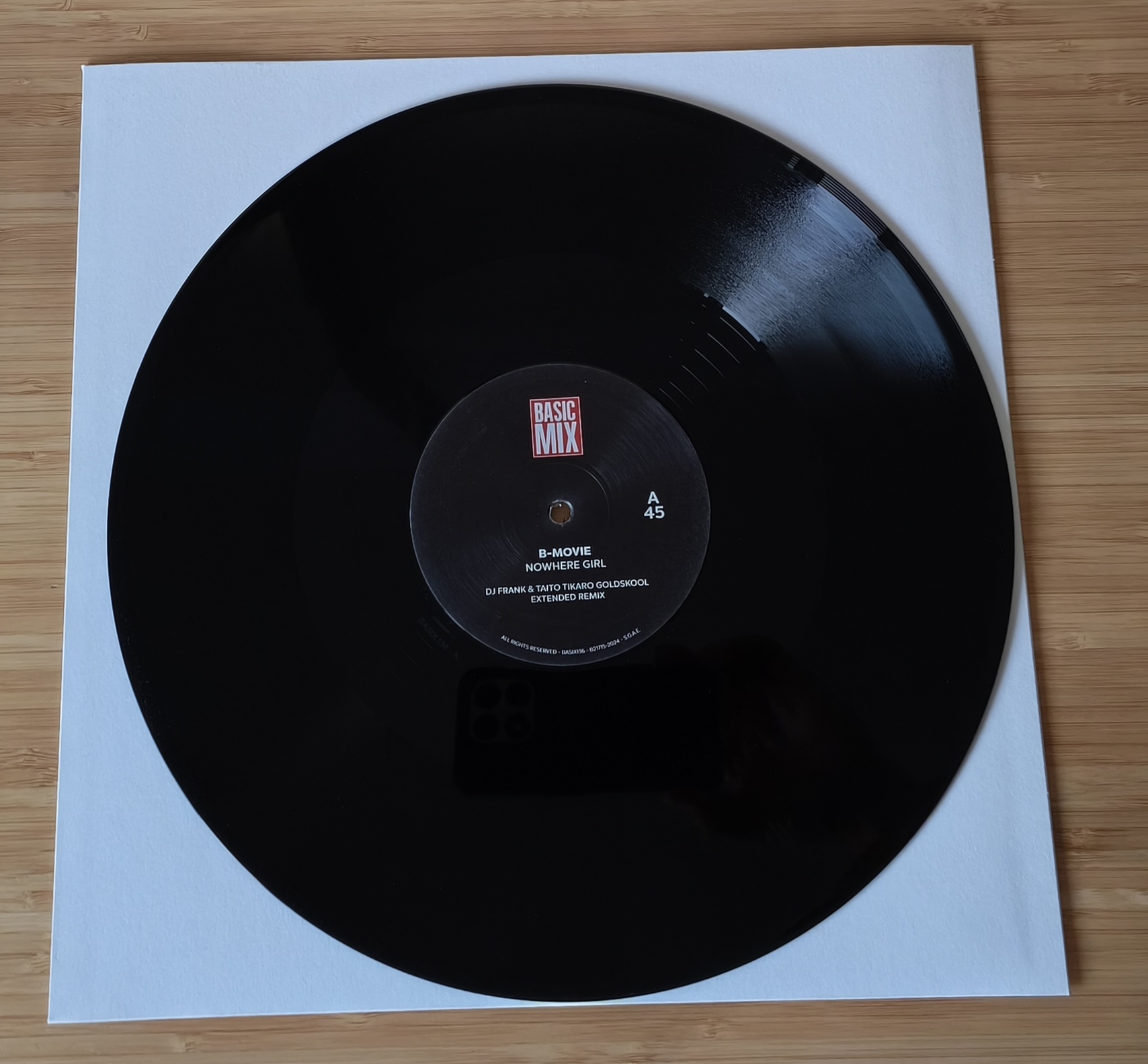 B-Movie – Nowhere Girl (Original y Remix)